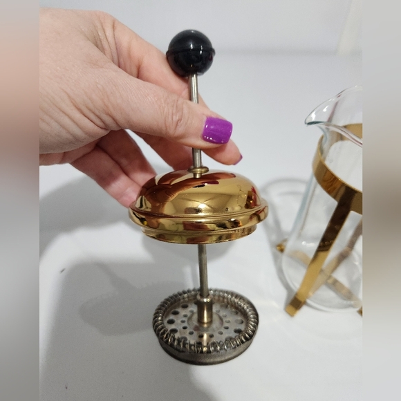 VINTAGE, PYREX Gold and Black French Press Coffee Maker - Picture 3 of 5